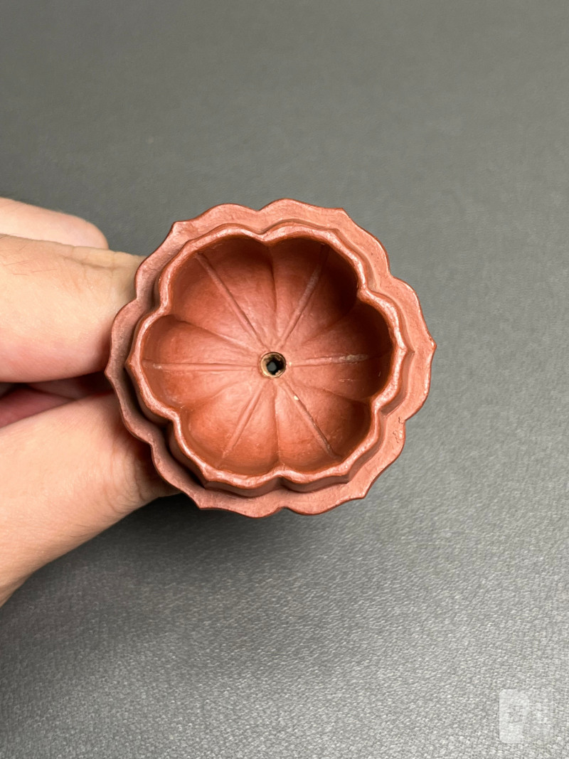 清 朱泥高菱花壶 - 图25